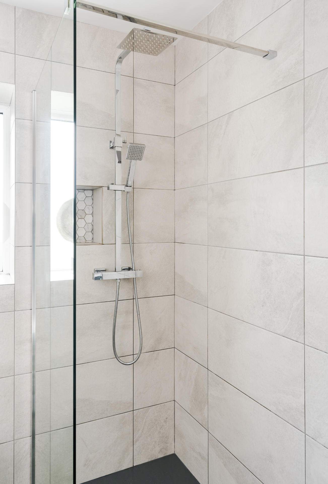 Earthy look walk in shower
