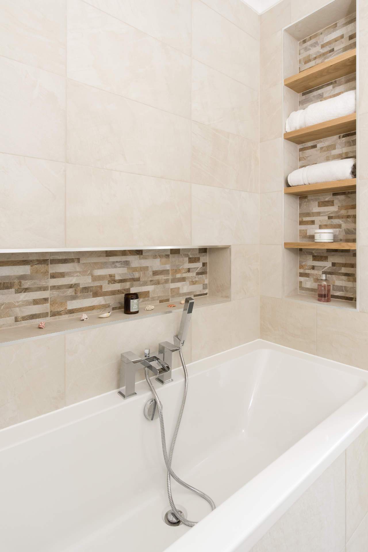 Recess niche shelving