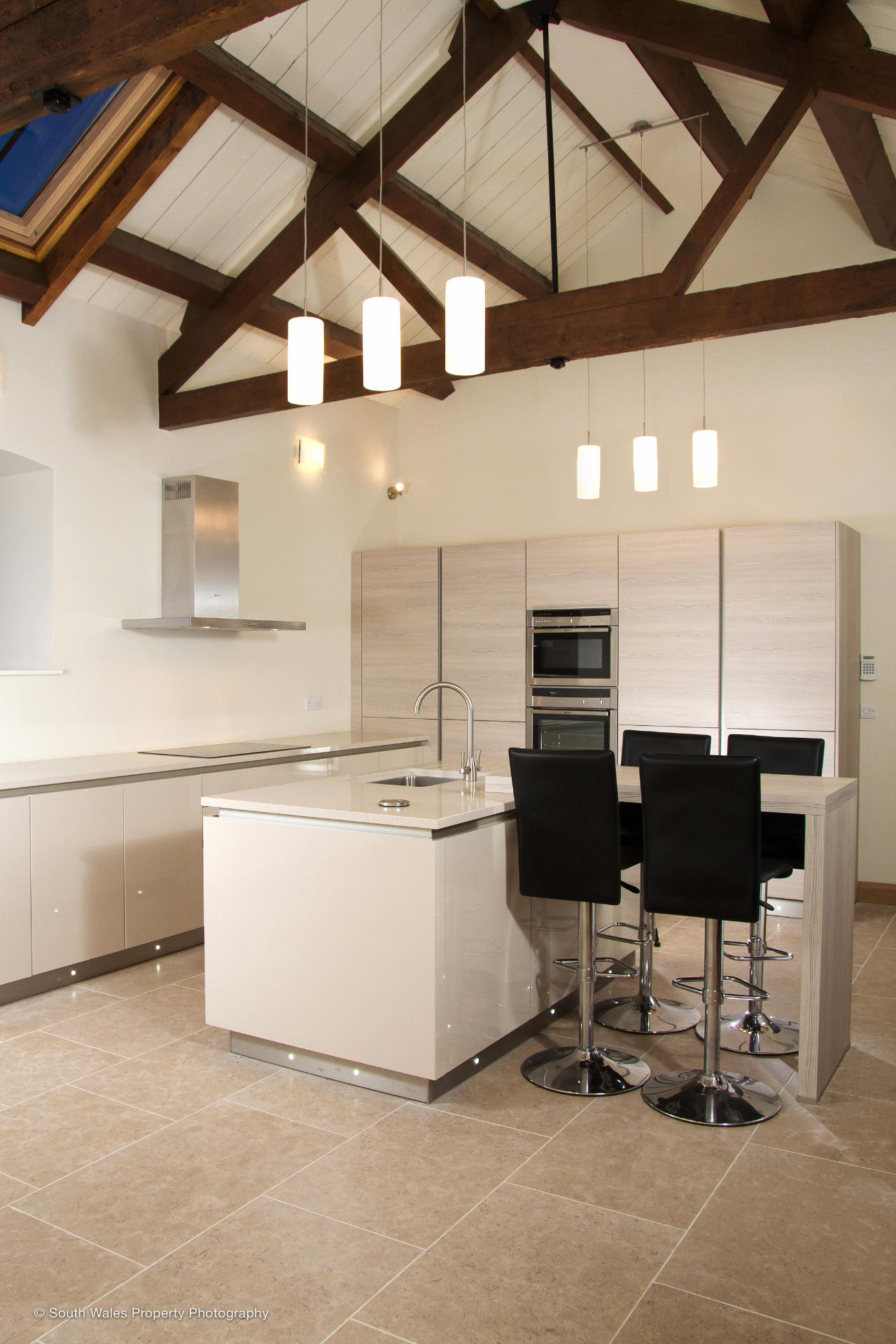 German kitchen in Llancarfan - image 03