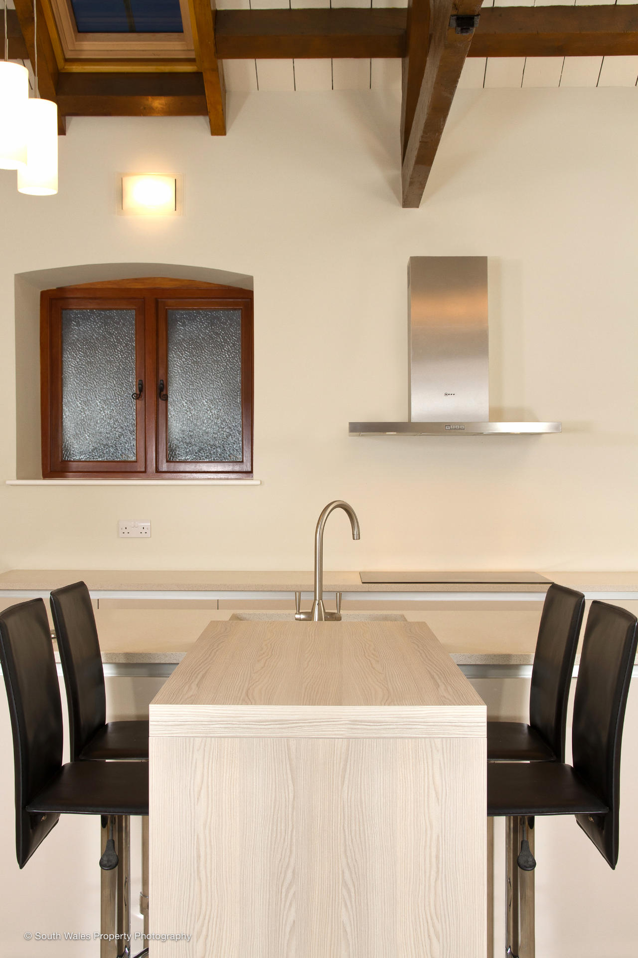 German kitchen in Llancarfan - image 05