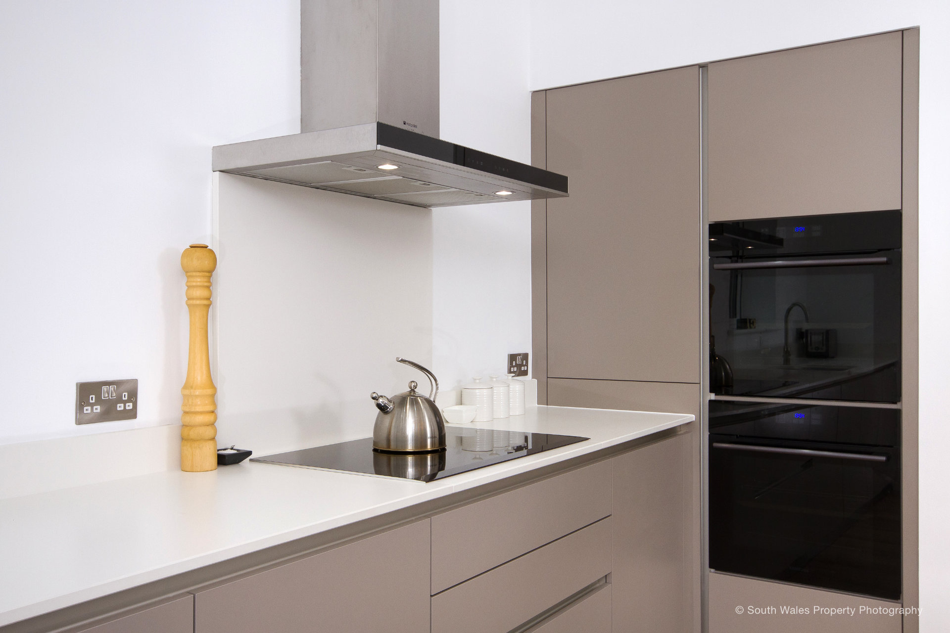 Open plan kitchen space in Cardiff - image 03