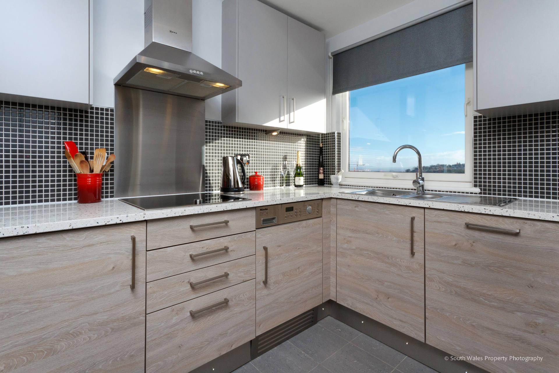 compact kitchen Cardiff - image 04