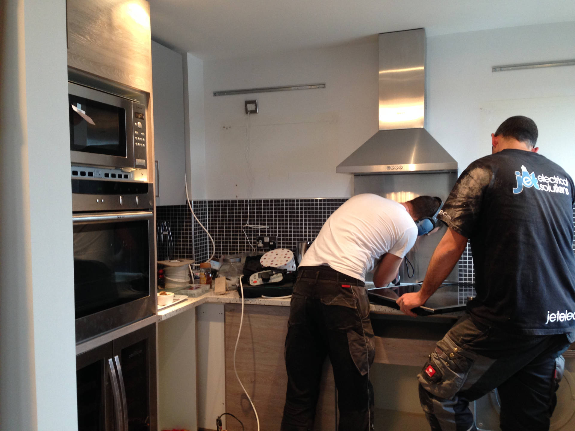 compact kitchen Cardiff - image 05