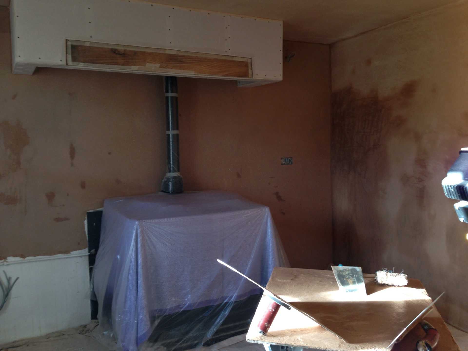 traditional kitchen in Llanblethian - image 05