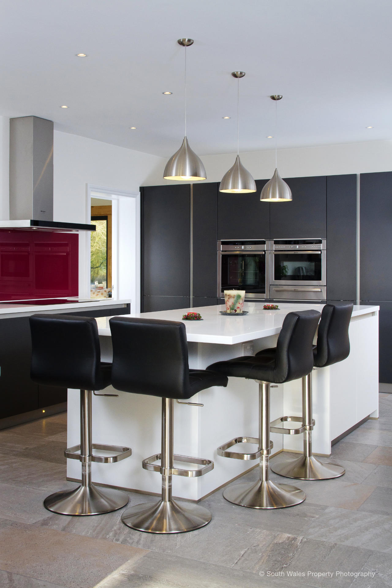 Contemporary German kitchen St Donats - image 02