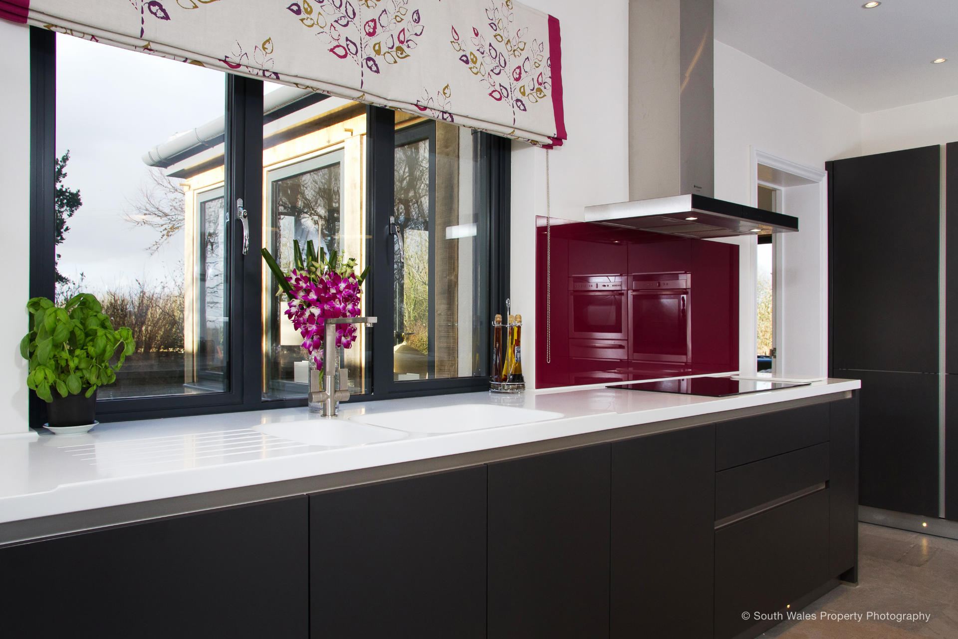 Contemporary German kitchen St Donats - image 04