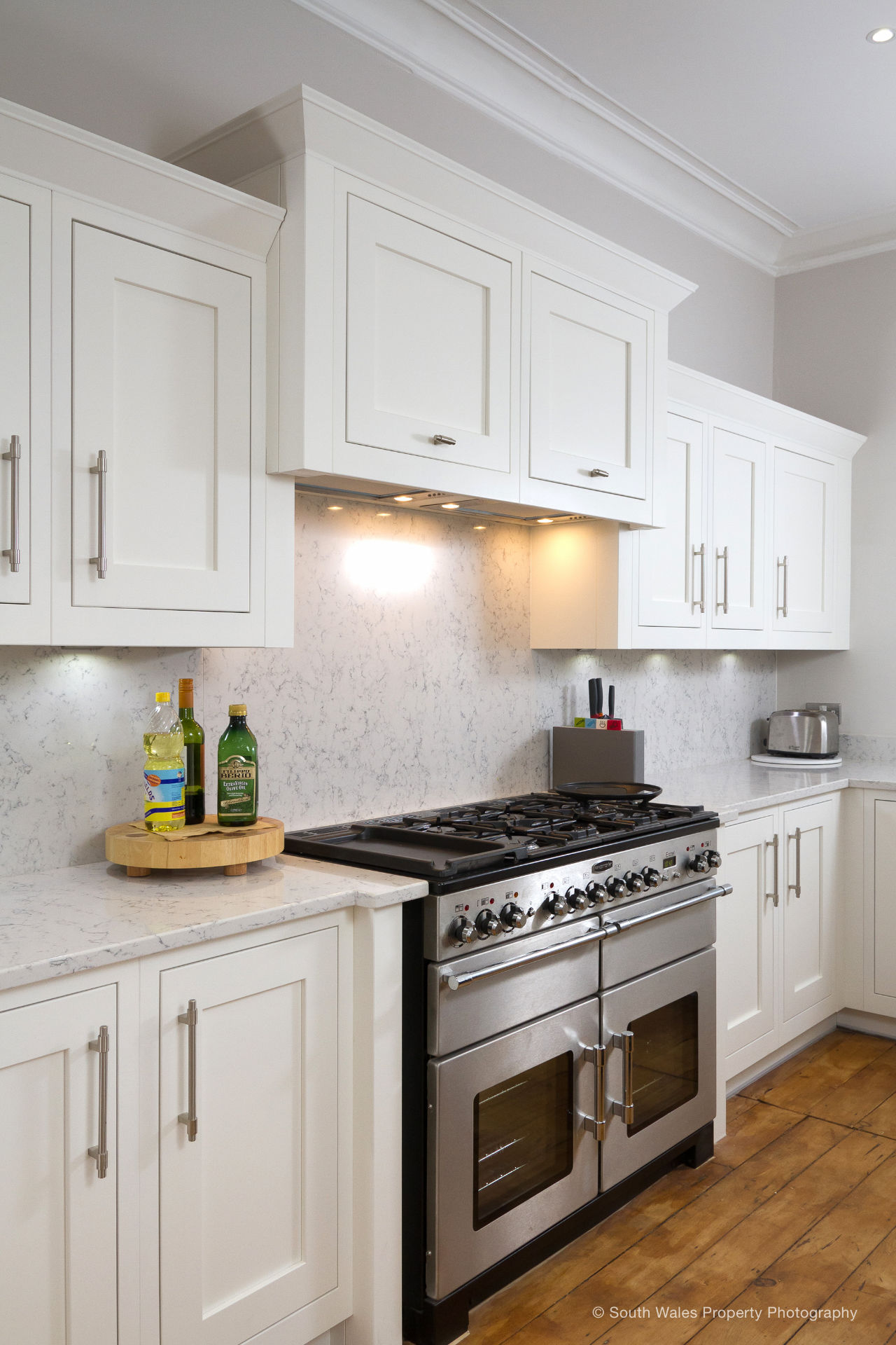 Traditional in-frame kitchen Cowbridge - image 02