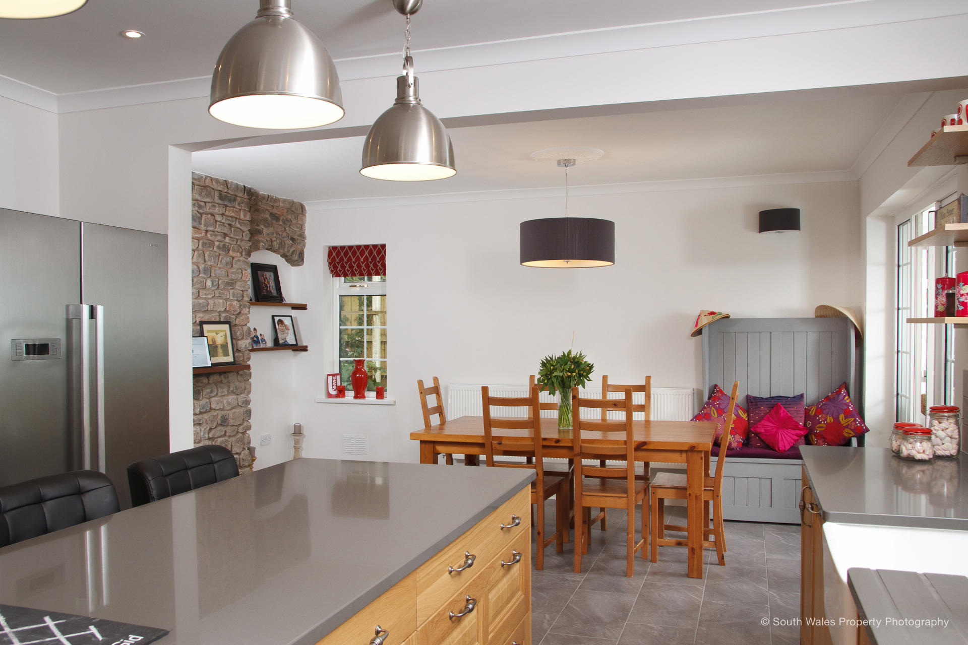 Traditional solid oak kitchen - image 05