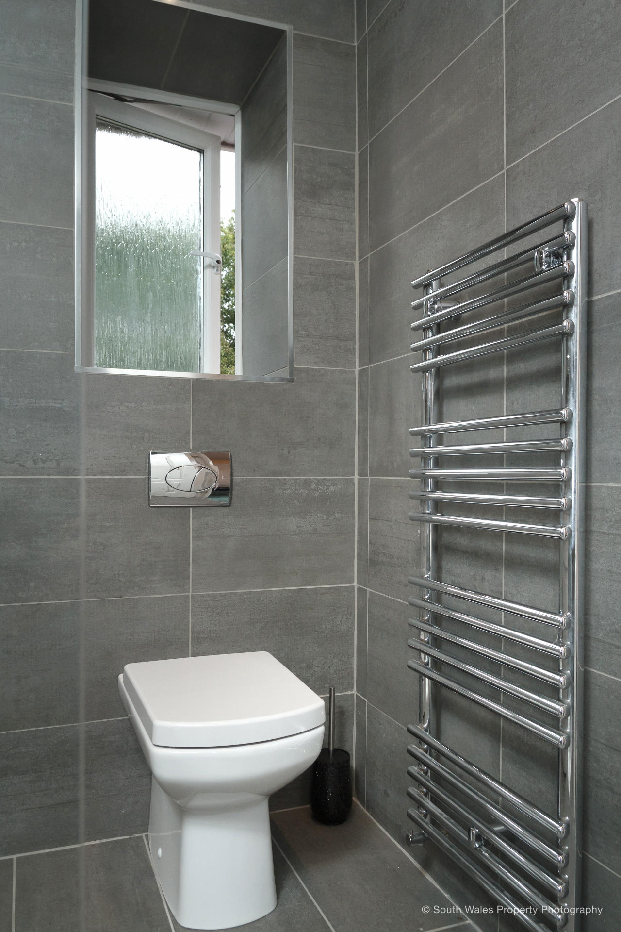 Luxury ensuite in grey and white - image 02