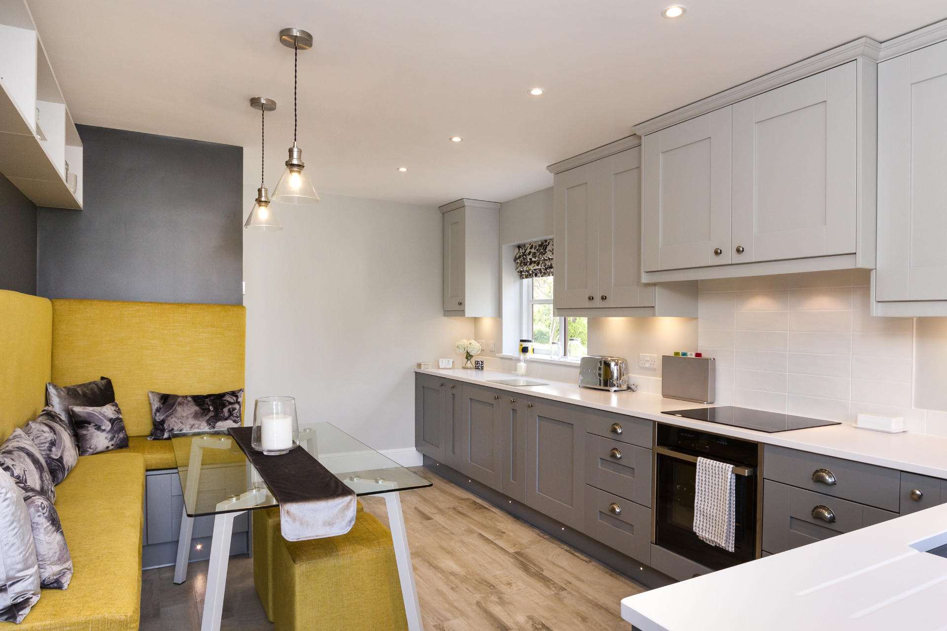 Shaker kitchen in shades of grey - image 04