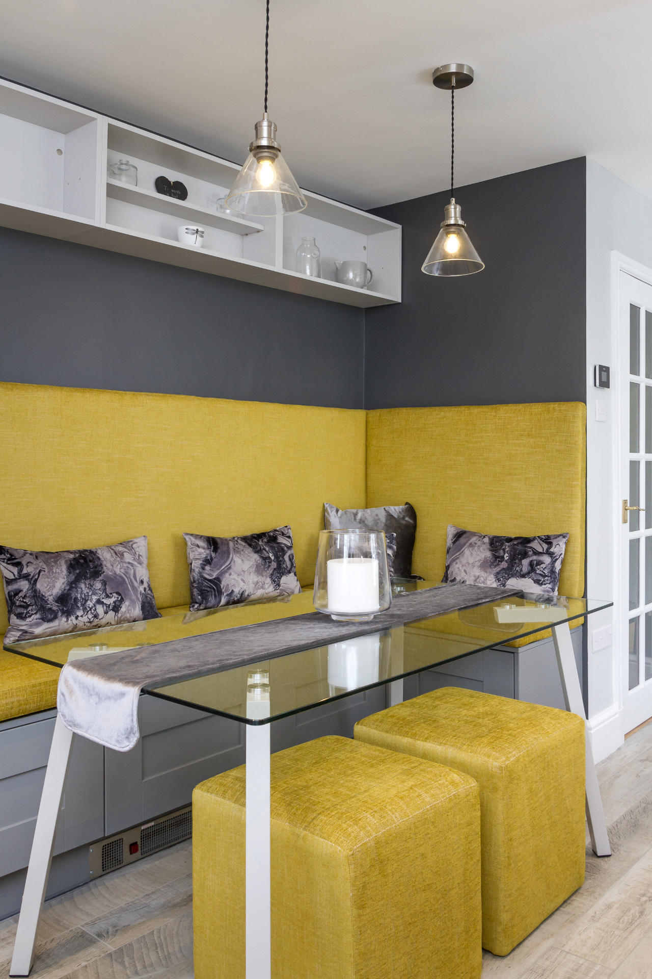 Shaker kitchen in shades of grey - image 05