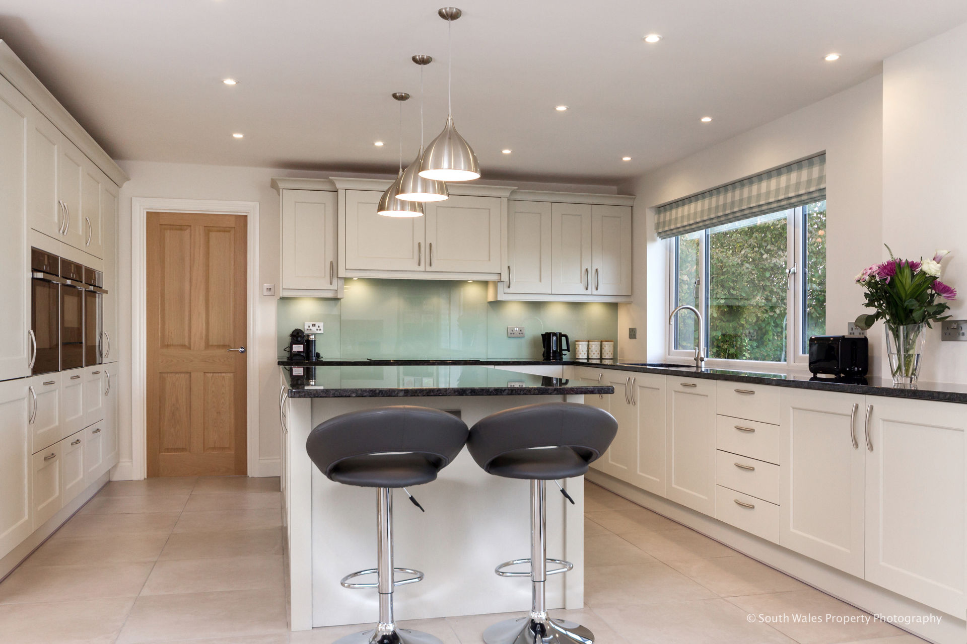 Shaker kitchen Hensol - image 03