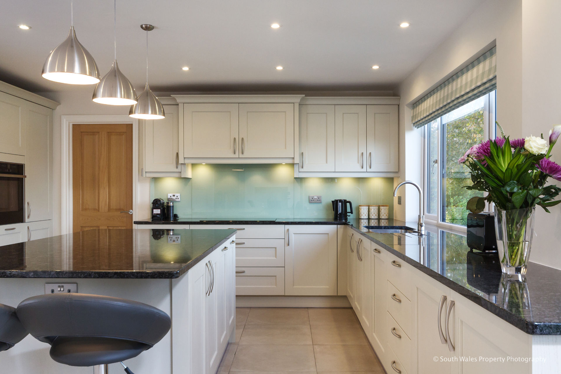 Shaker kitchen Hensol - image 04
