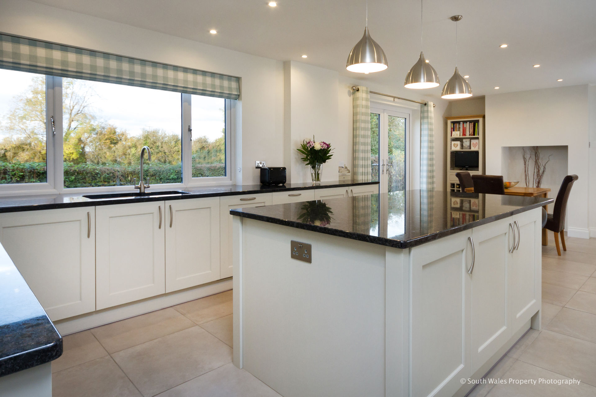 Shaker kitchen Hensol - image 05
