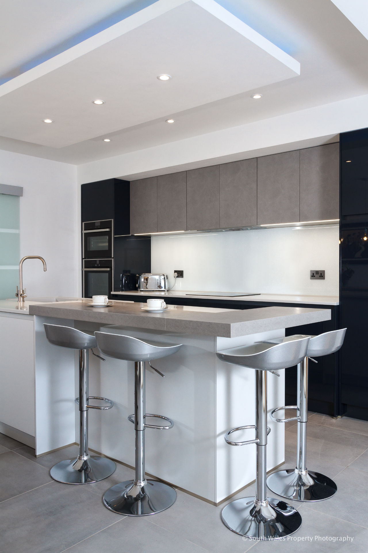 German kitchen in Indigo Blue - image 03