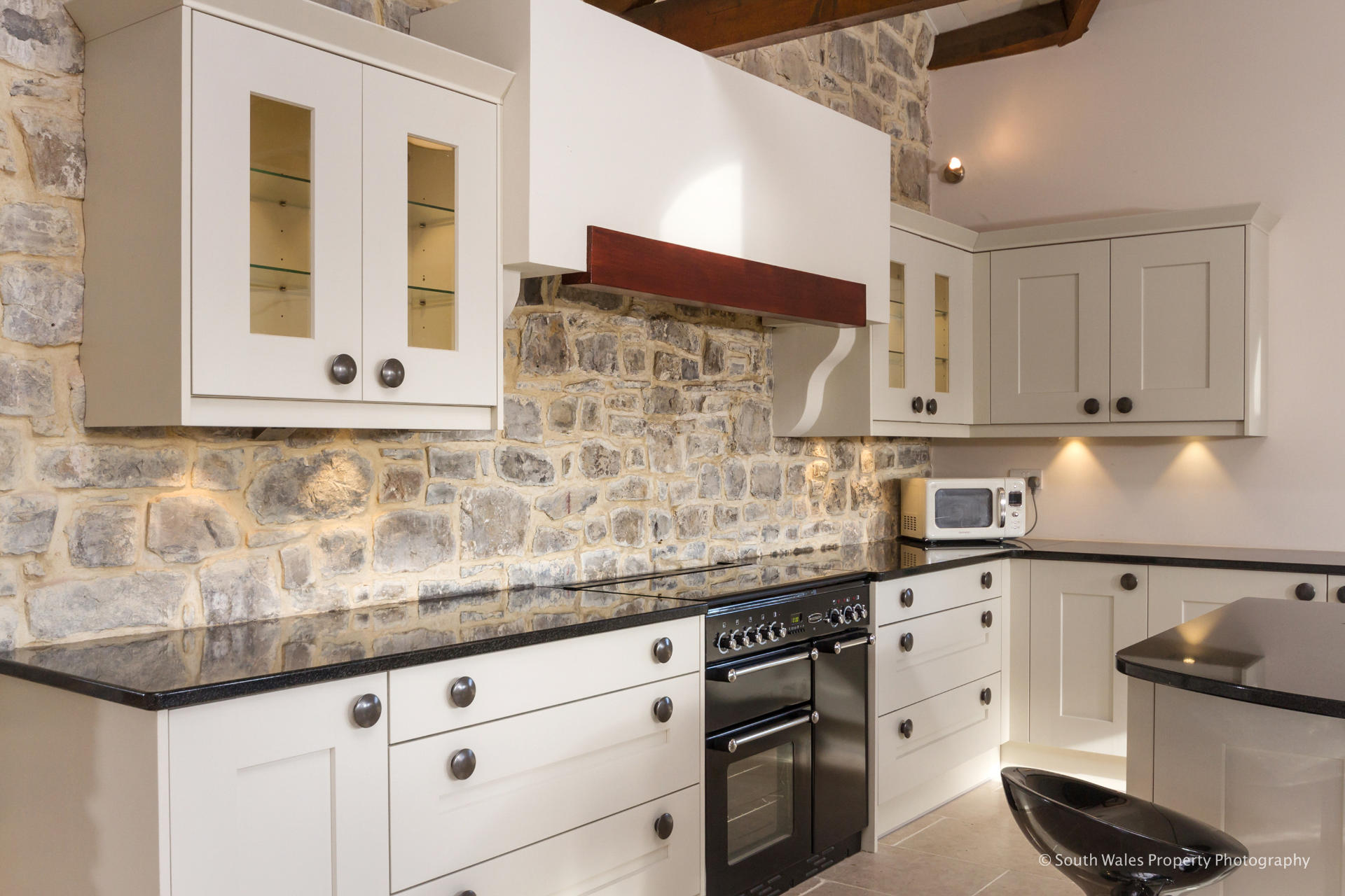 Shaker kitchen Llancarfan - image 02