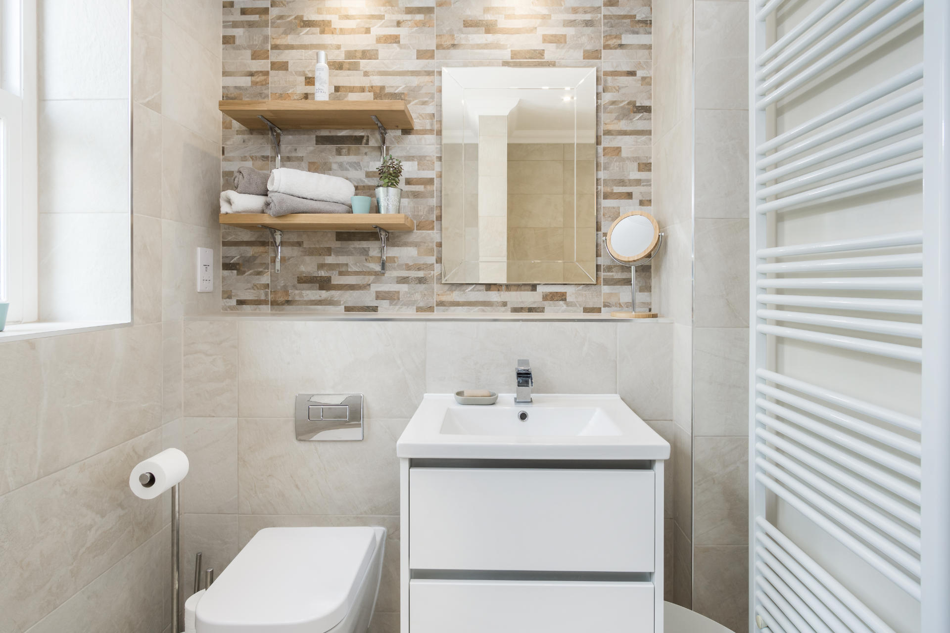 Modern bathroom Penarth - image 03