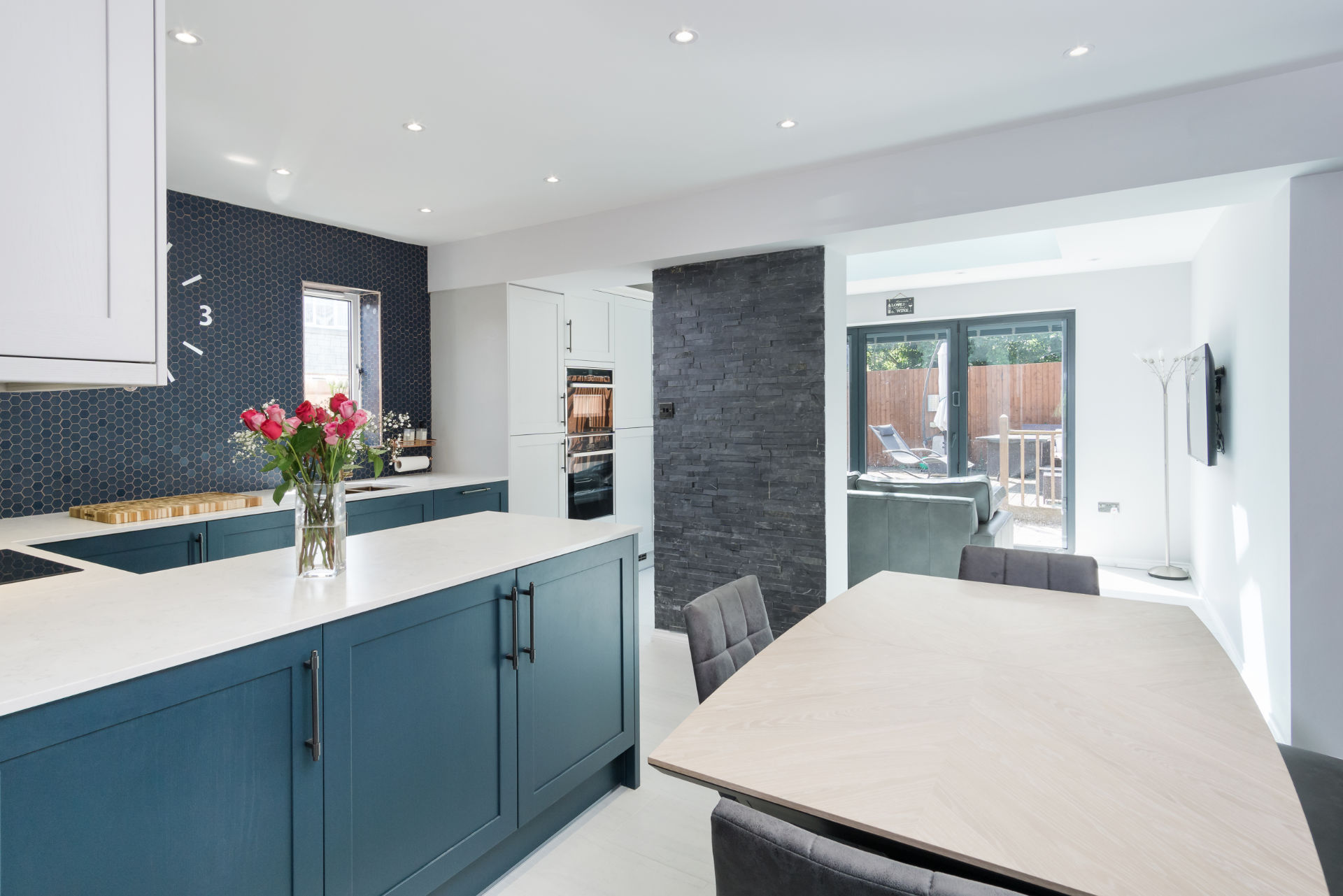 Multi functional compact kitchen - image 05