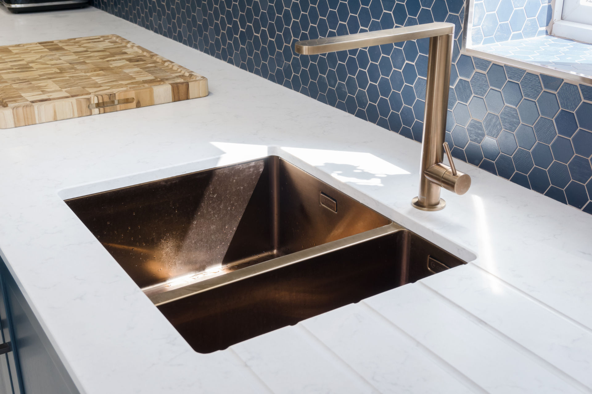 Multi functional compact kitchen - image 05