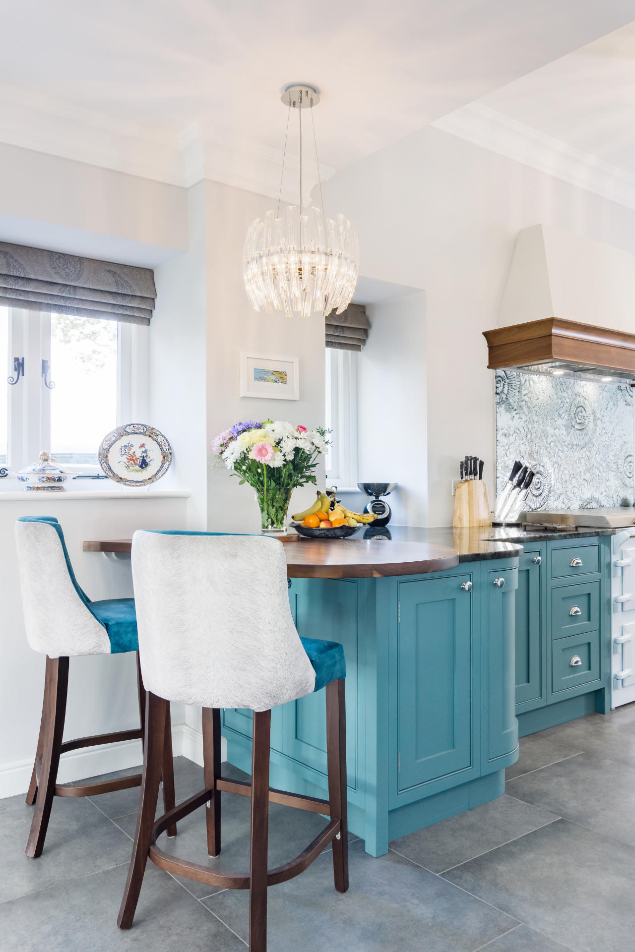 Luxury bespoke kitchen Llanmaes - image 05