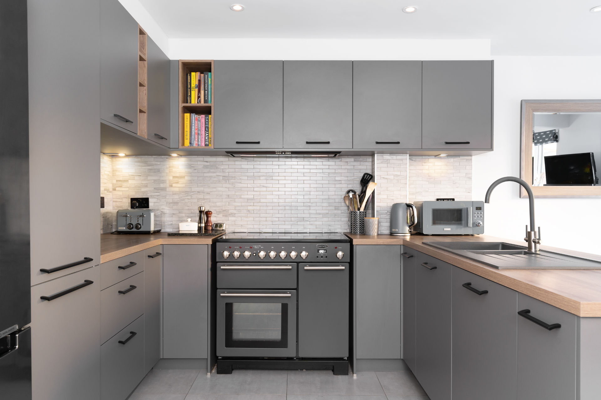 Open plan kitchen Whitchurch - image 05