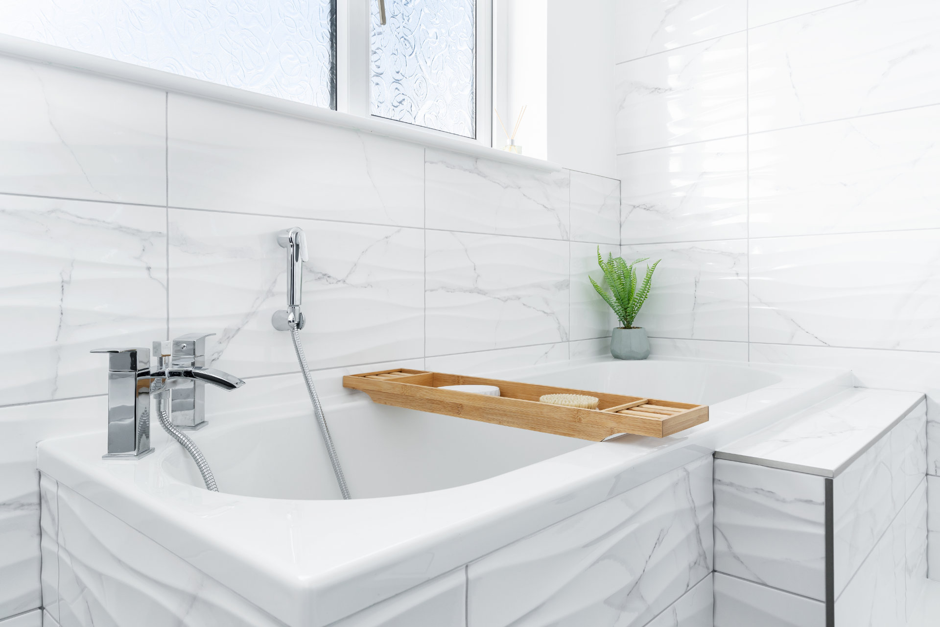 Luxury bathroom Llantwit Major - image 04