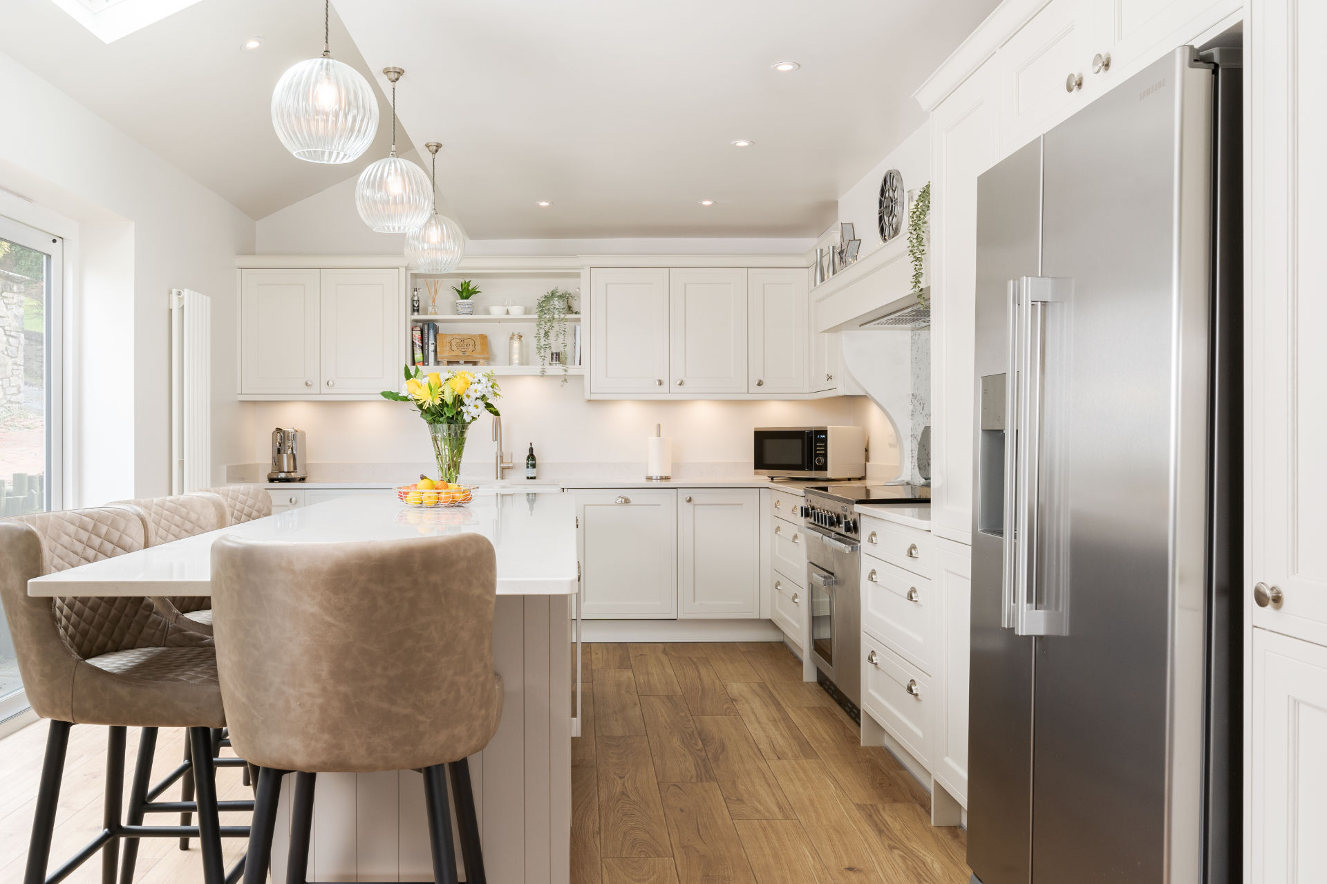Classic shaker kitchen - image 02