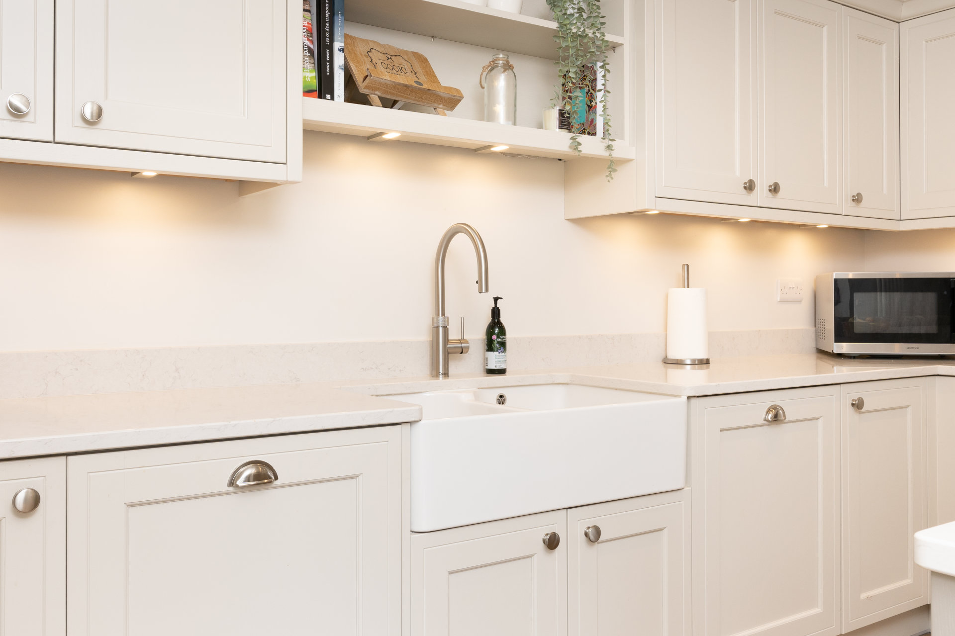 Classic shaker kitchen - image 05