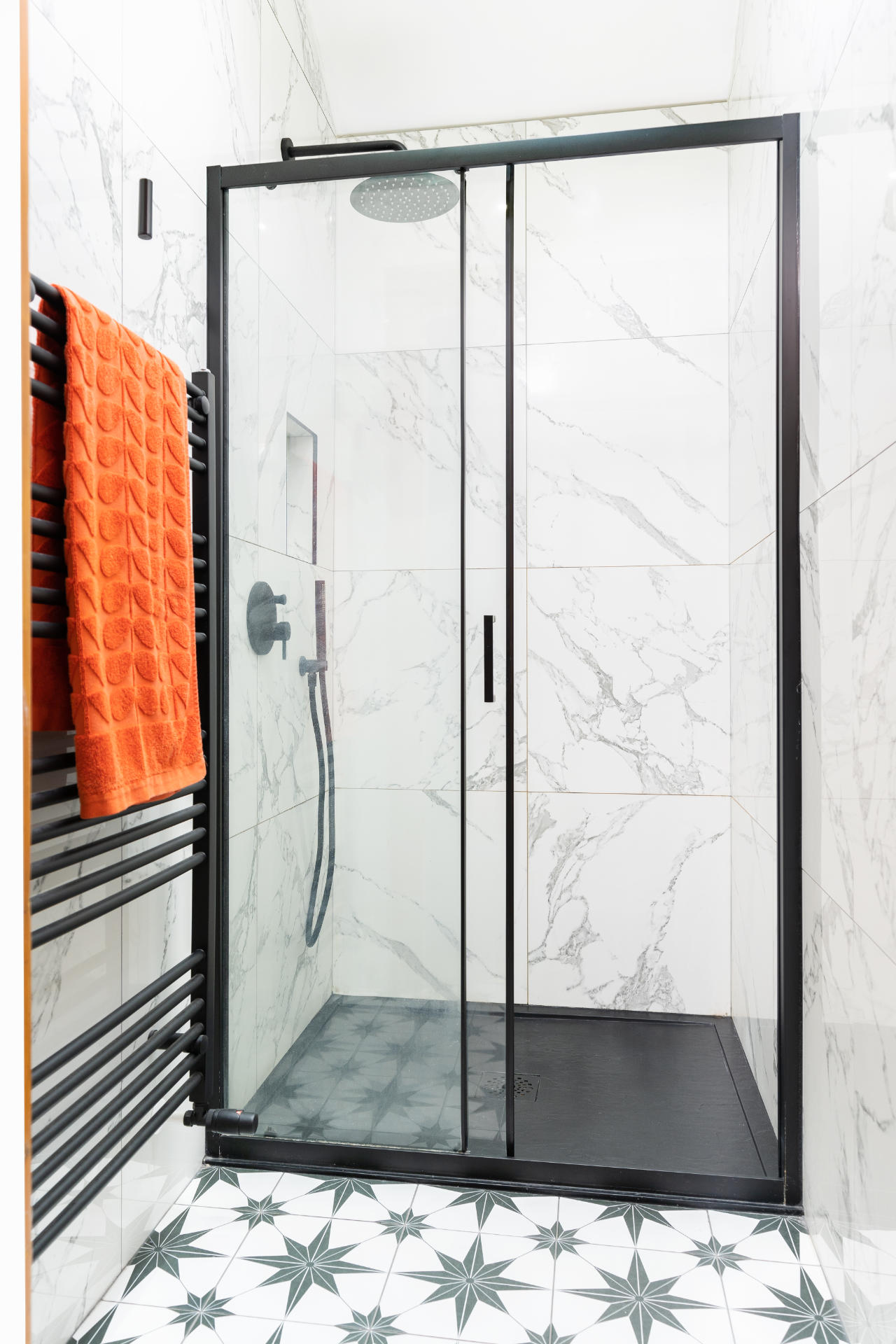 Master shower room Cardiff - image 03