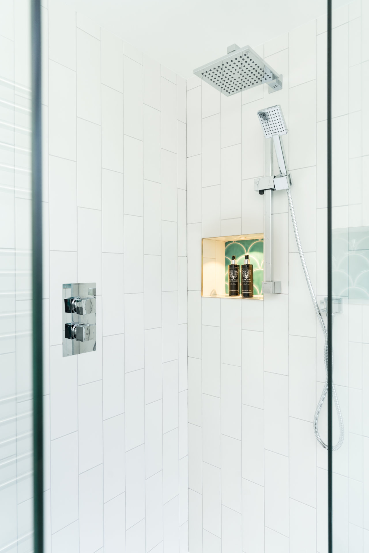 En-suite Cowbridge - image 04