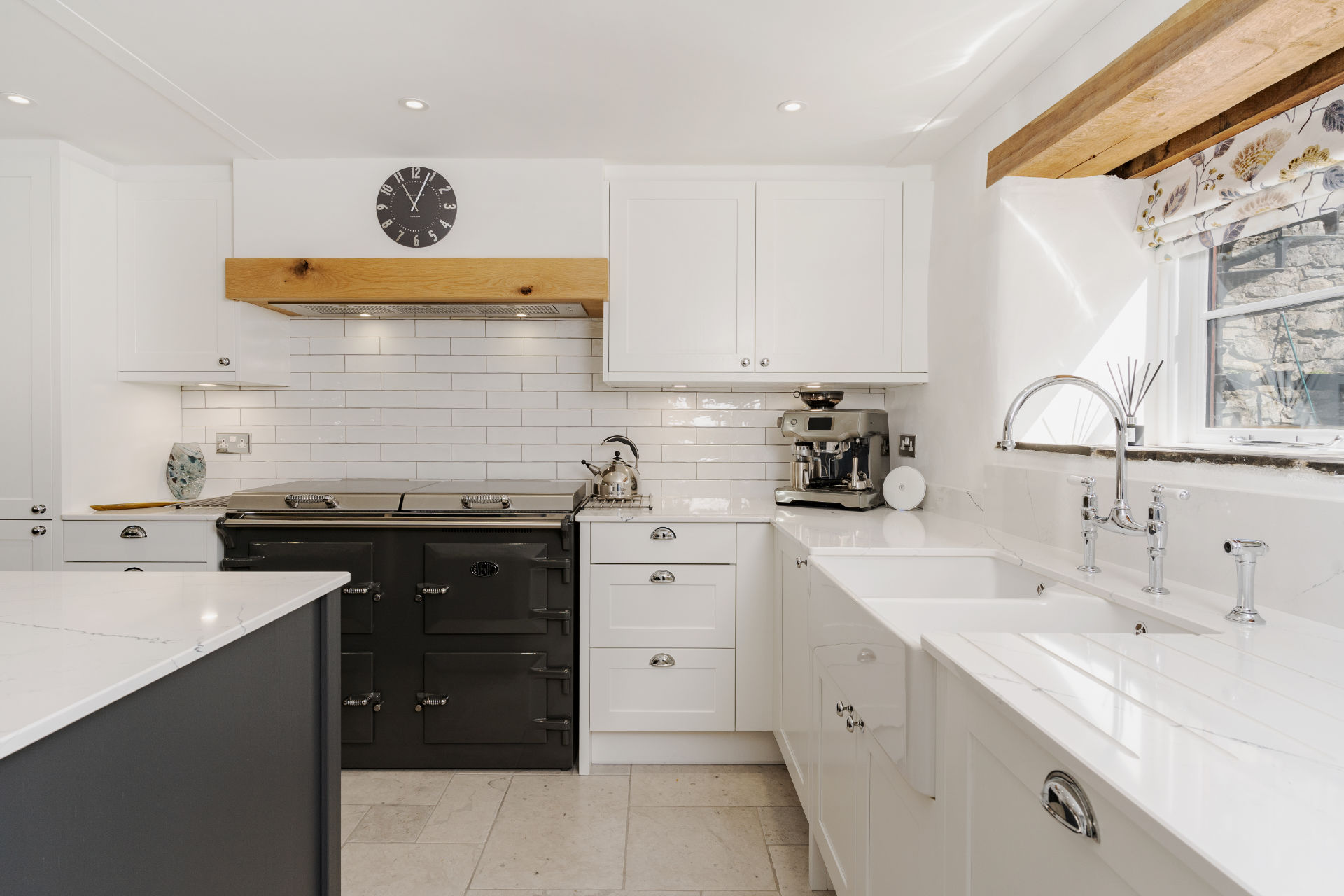 White shaker kitchen Llantwit Major - image 03