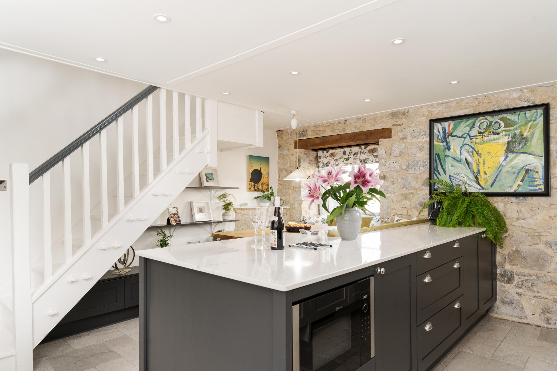 White shaker kitchen Llantwit Major - image 05