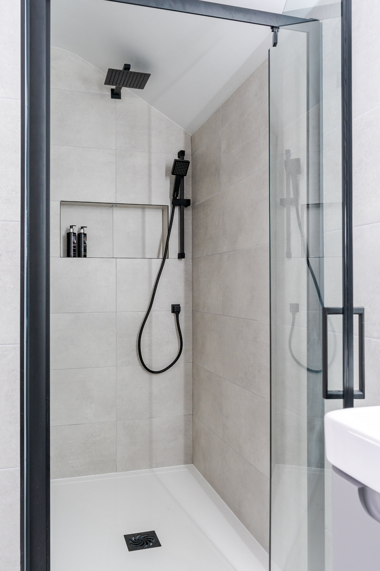 Bathroom refresh in Pontcanna - image 05