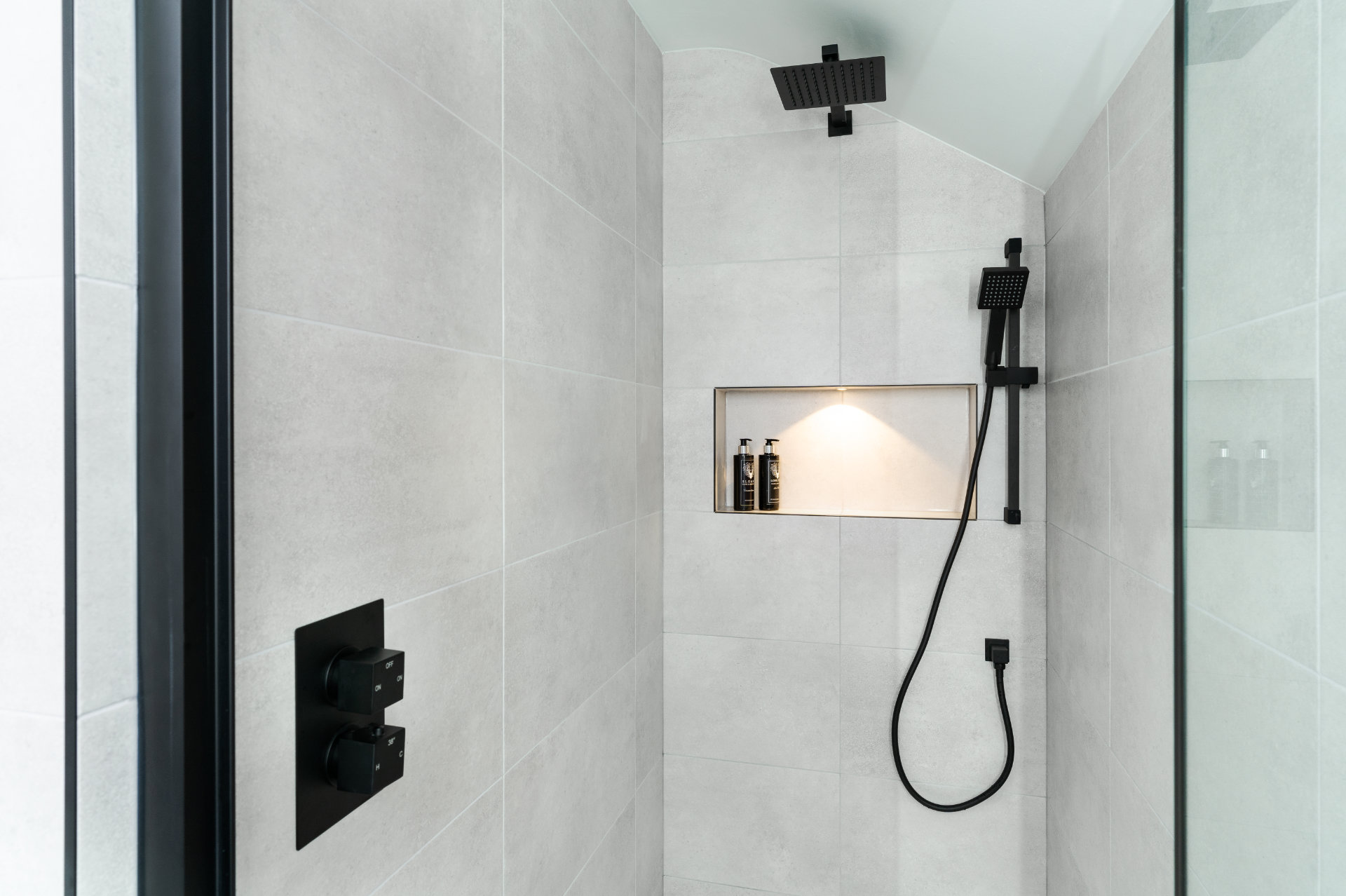 Bathroom refresh in Pontcanna - image 05
