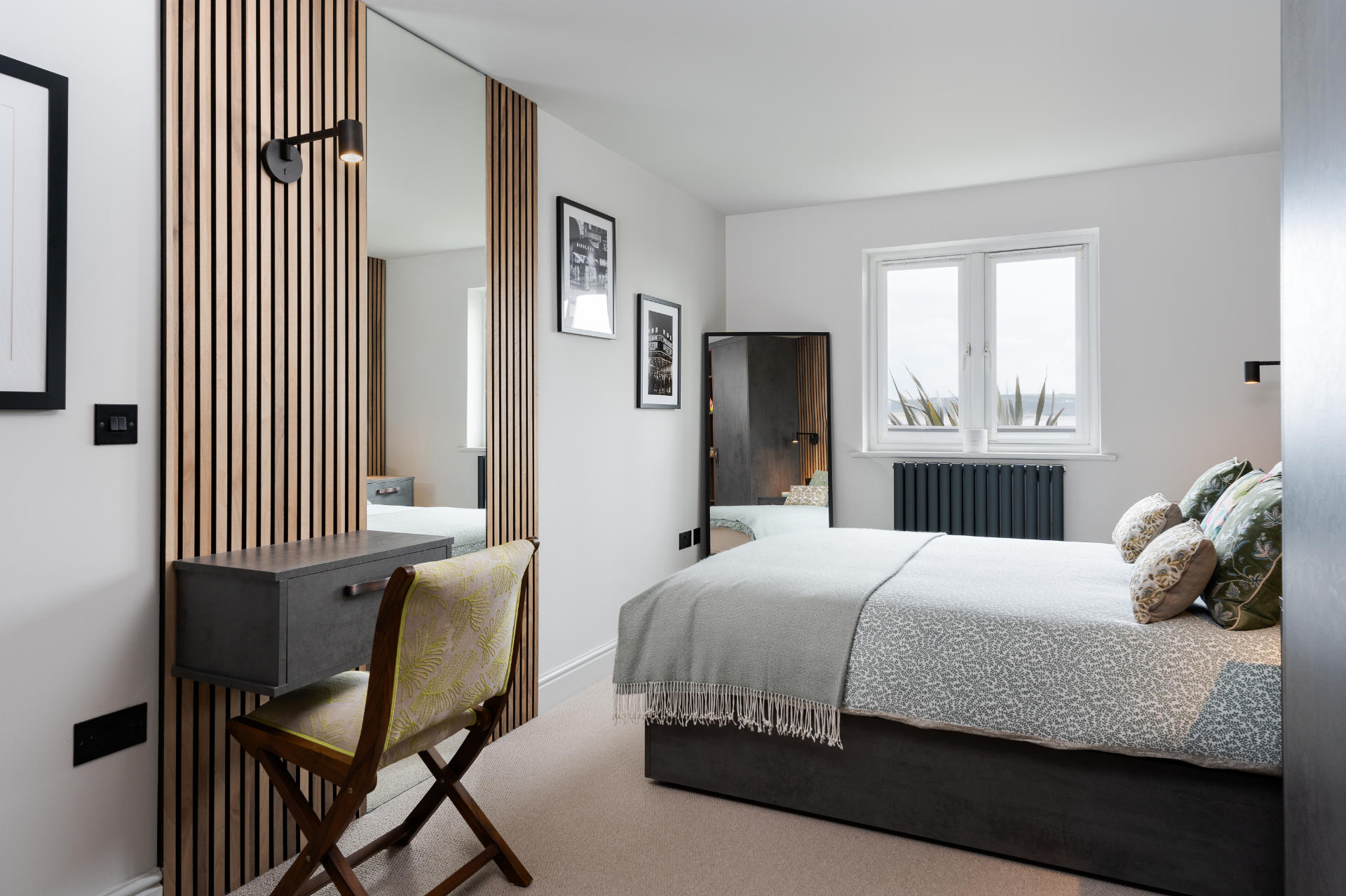 Porthcawl bedroom - image 02