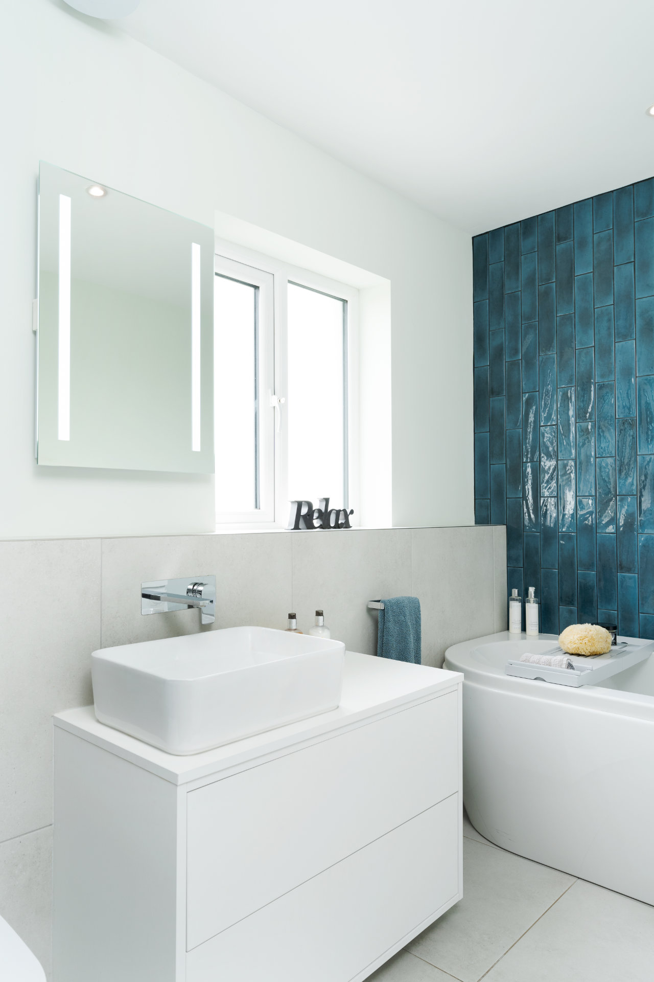 Neutral bathroom Cowbridge - image 03