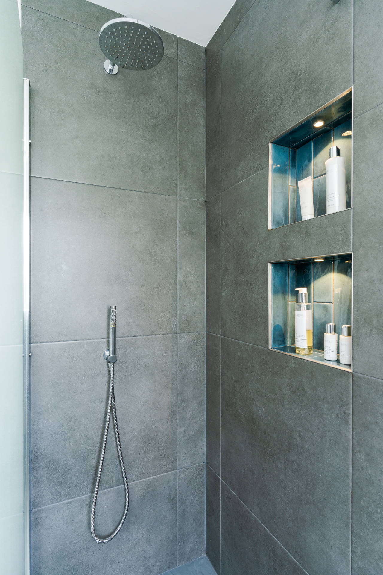 Neutral bathroom Cowbridge - image 05