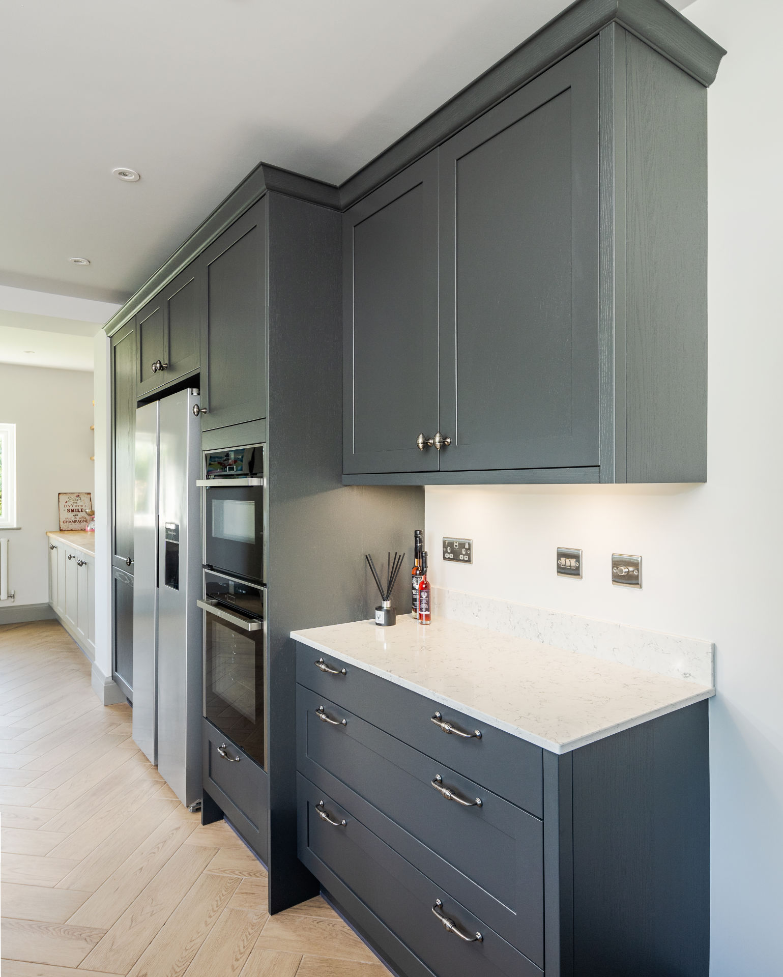 Galley kitchen Cowbridge - image 05