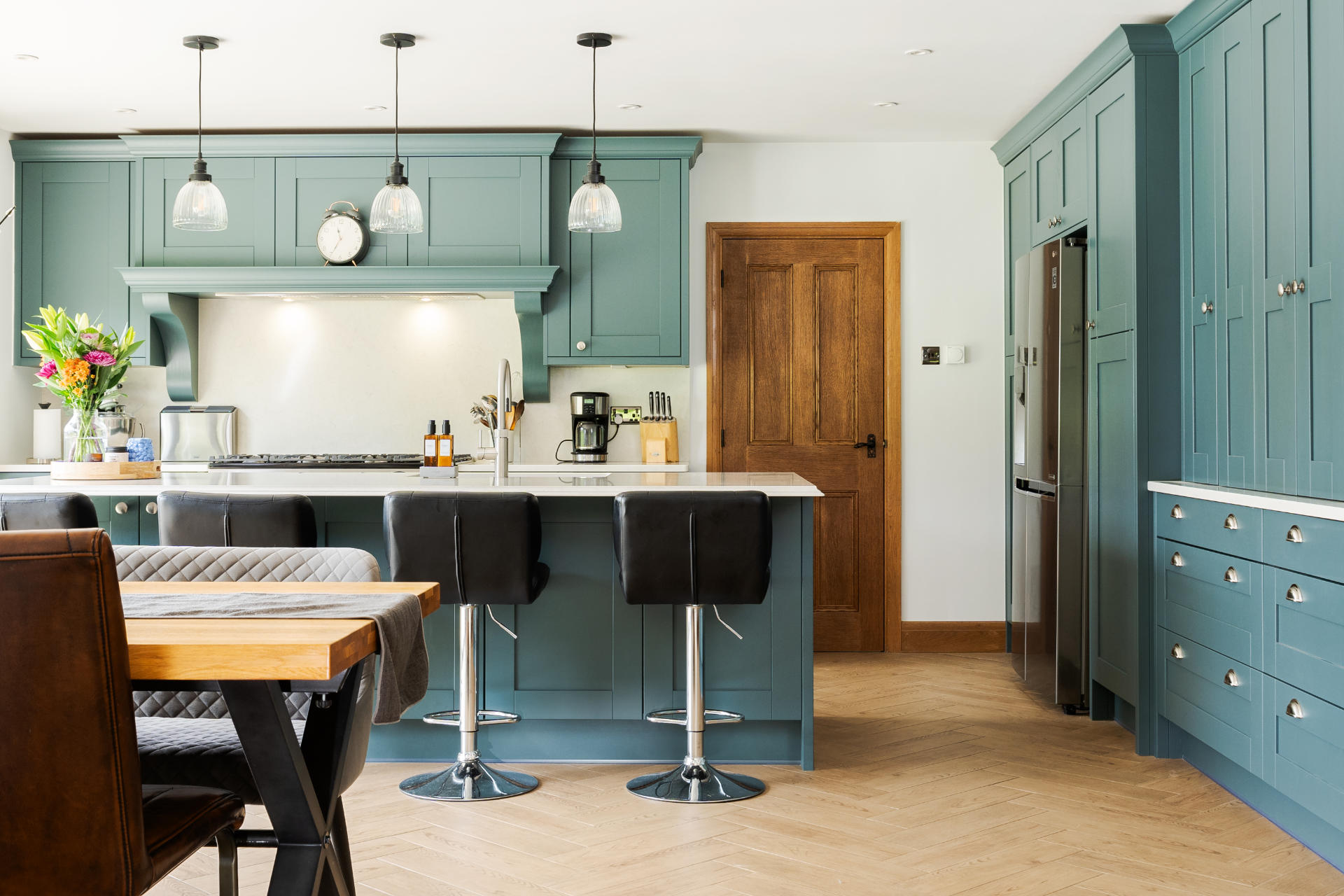 Shaker kitchen in the Vale - image 02