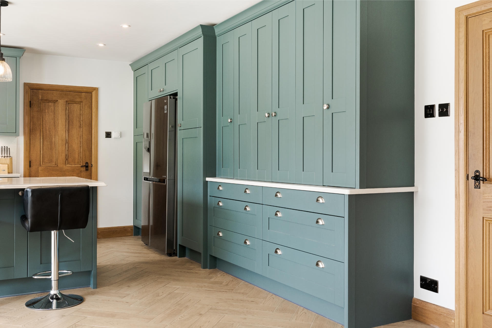 Shaker kitchen in the Vale - image 03