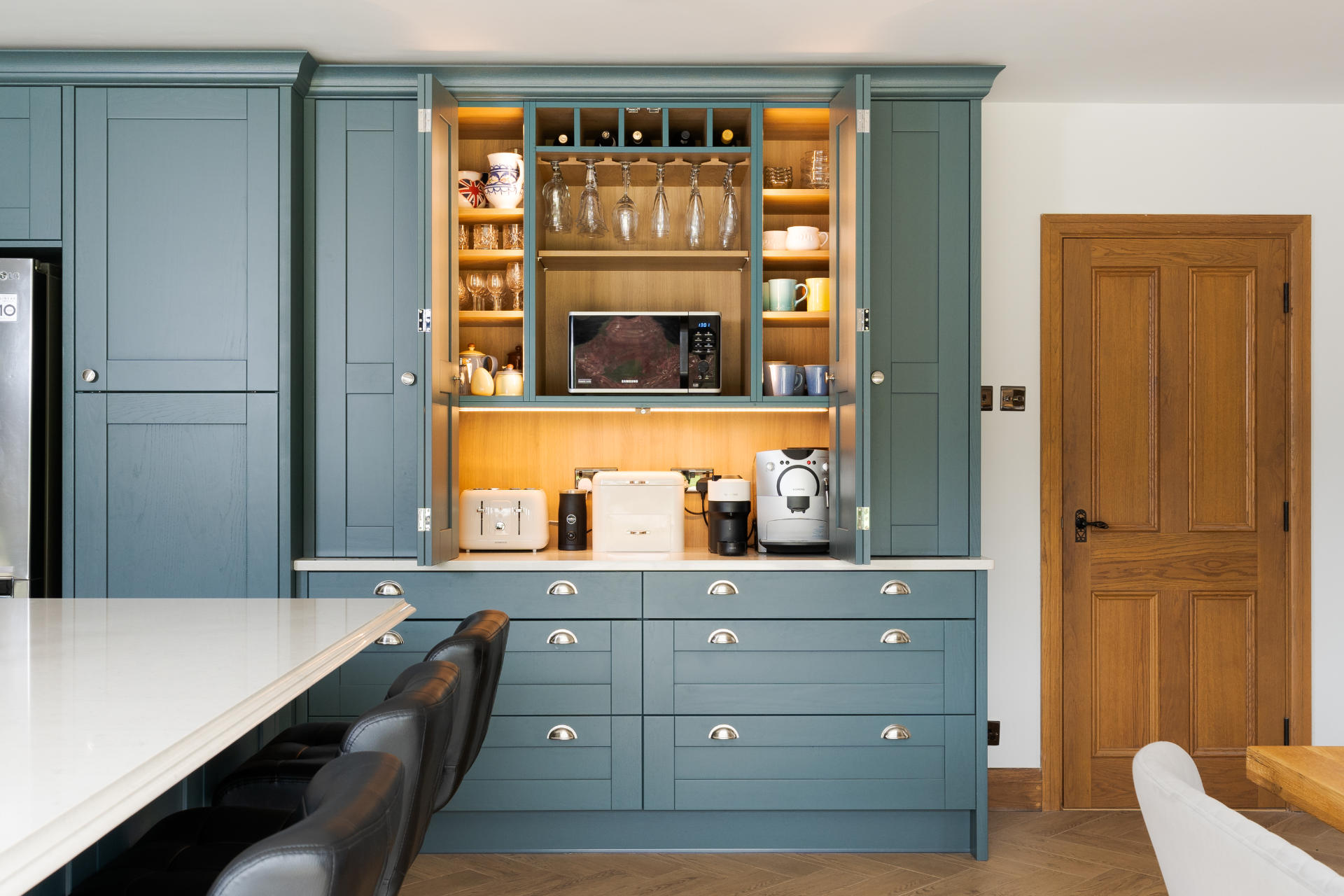 Shaker kitchen in the Vale - image 05