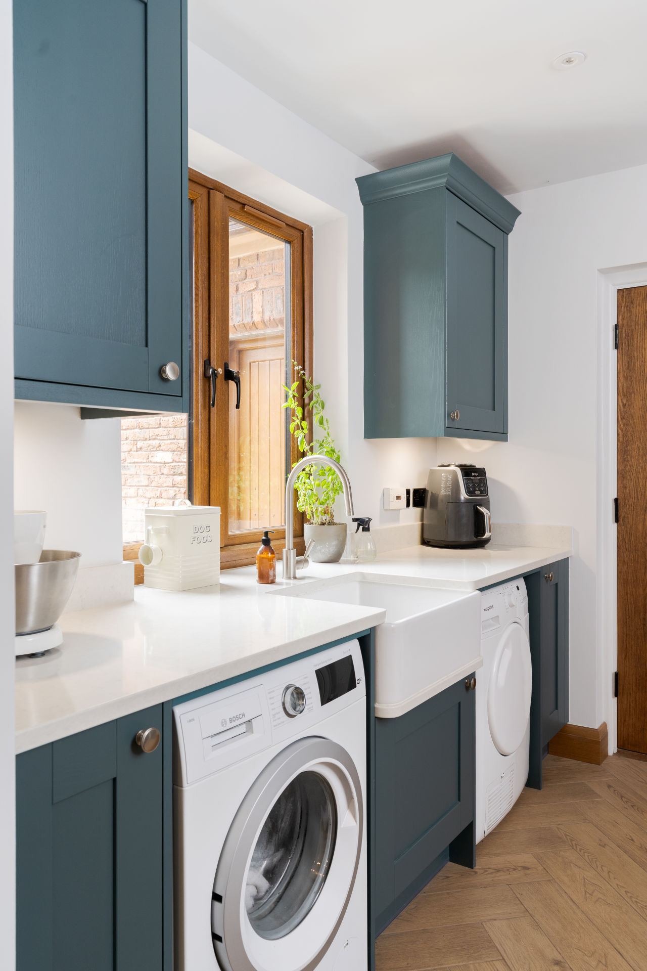Shaker kitchen in the Vale - image 05