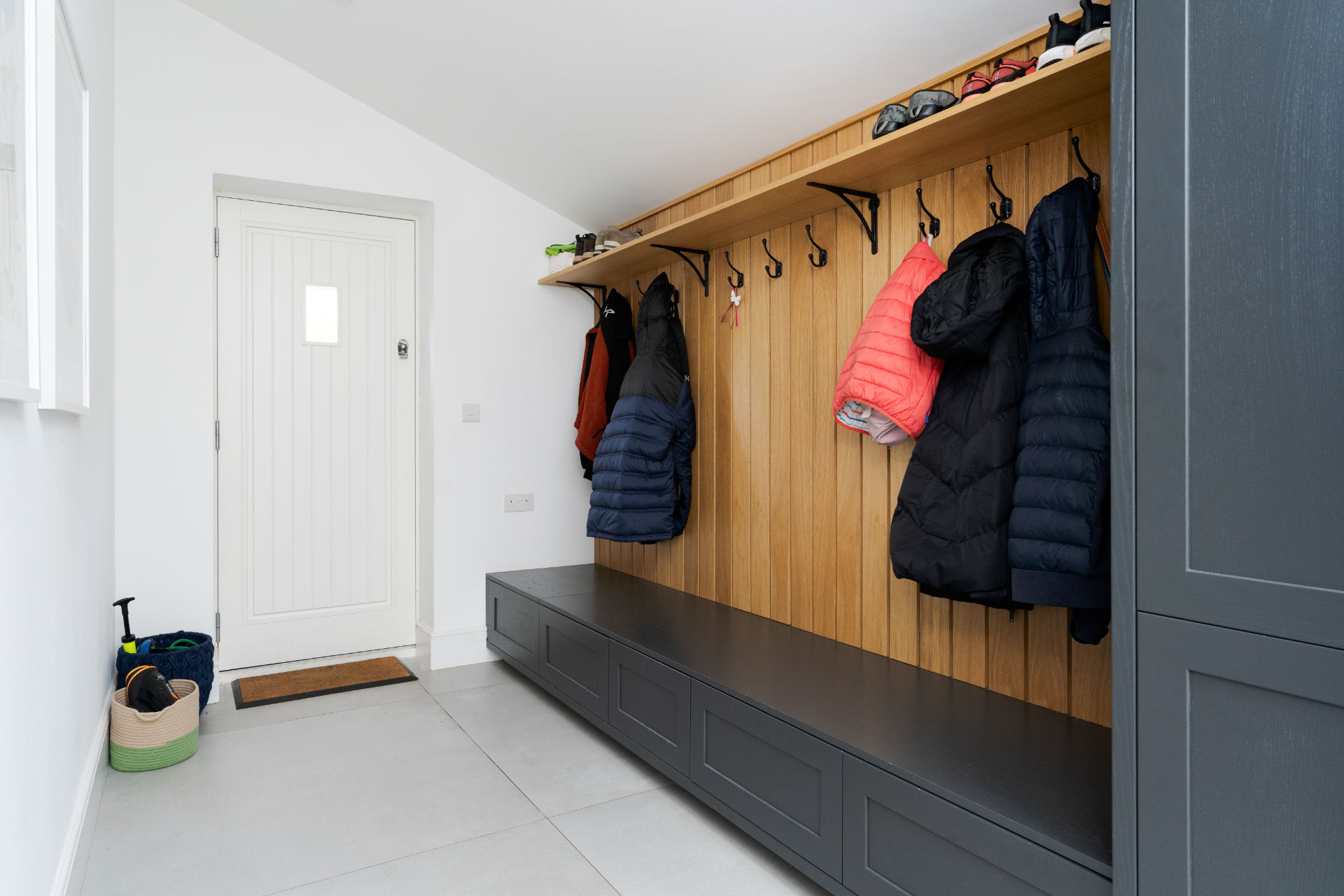 kitchen, utility and boot room - image 05