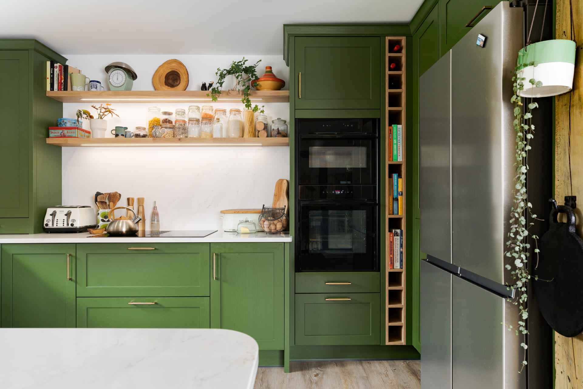 Green kitchen in barn conversion - image 05