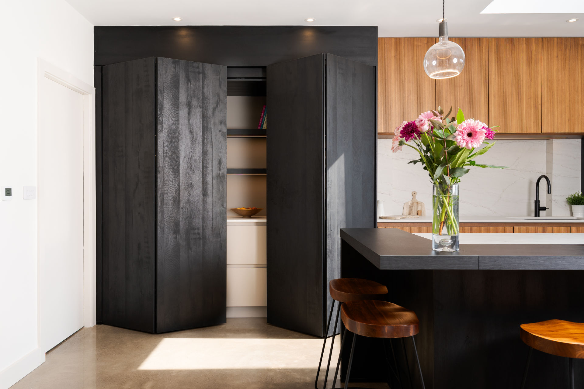 Pronorm Y-Line in walnut - image 05