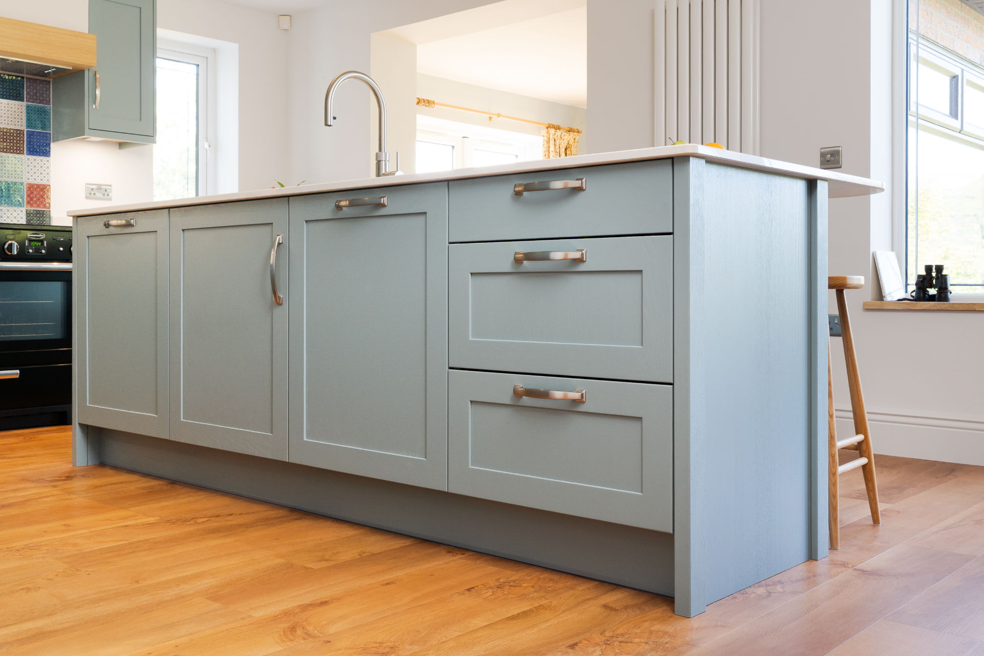 Stunning shaker kitchen Pentrych - image 04