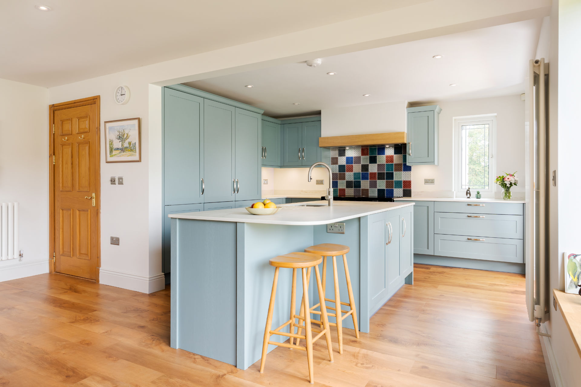 Stunning shaker kitchen Pentrych - image 05