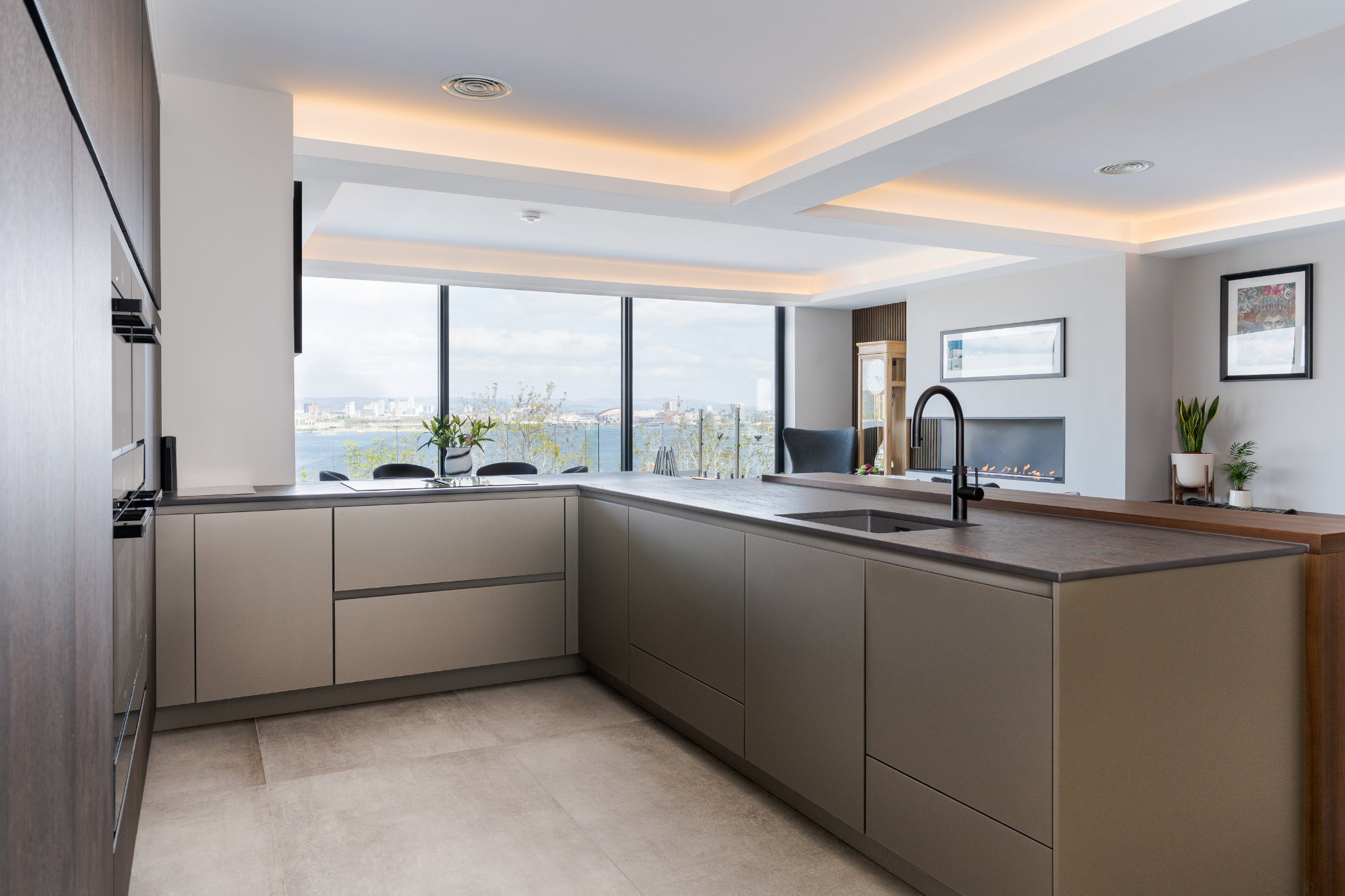 Pronorm kitchen with a view - image 02