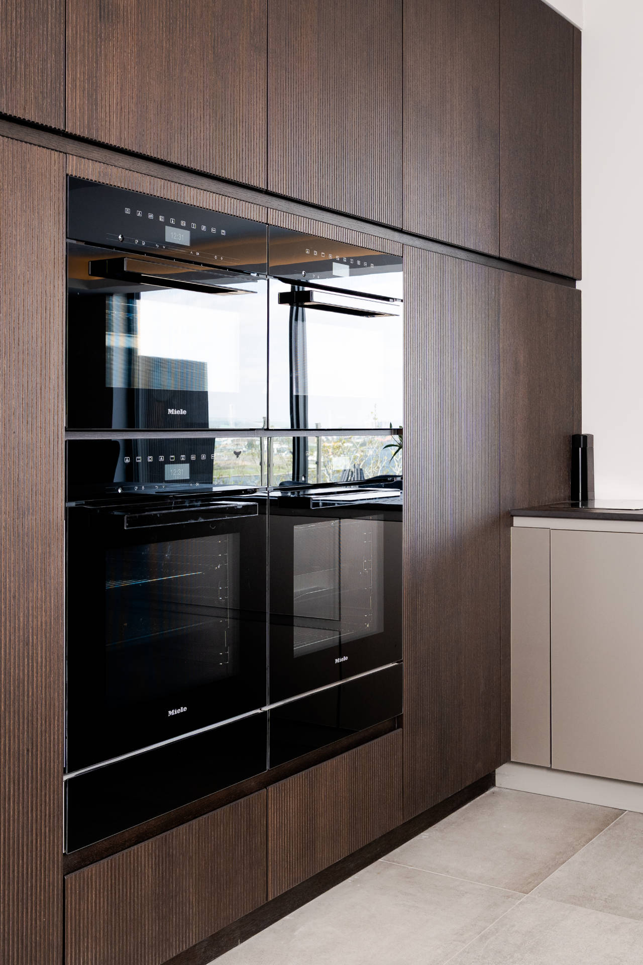 Pronorm kitchen with a view - image 05
